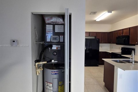 Снять в аренду кондоминиум в Майами, Флорида 2 спальни, 108.88м2, № 1998474 - фото 7
