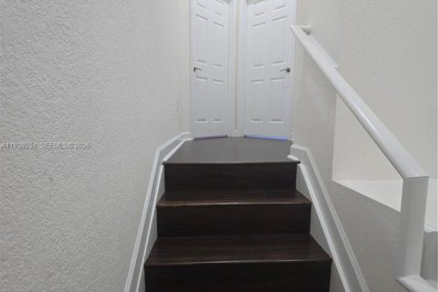 Снять в аренду кондоминиум в Майами, Флорида 2 спальни, 108.88м2, № 1998474 - фото 20