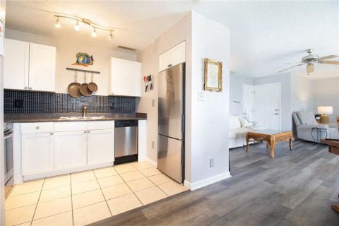 Condominio en venta en Saint Petersburg, Florida, 2 dormitorios, 84.73 m2 № 2155996 - foto 8