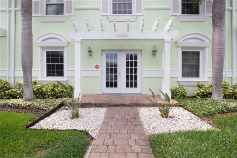 Condominio en venta en Saint Petersburg, Florida, 2 dormitorios, 84.73 m2 № 2155996 - foto 3