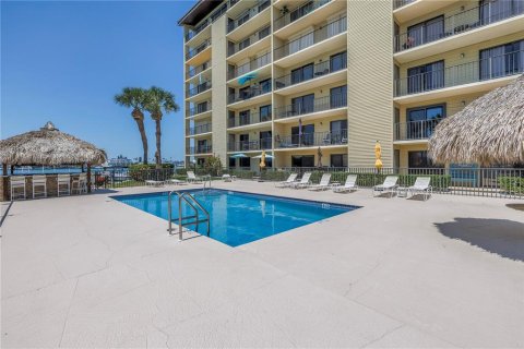 Condo in Clearwater, Florida, 2 bedrooms  № 2101453 - photo 24