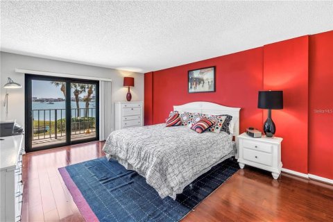 Condo in Clearwater, Florida, 2 bedrooms  № 2101453 - photo 9
