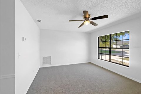 House in Deltona, Florida 3 bedrooms, 127.09 sq.m. № 1630069 - photo 14