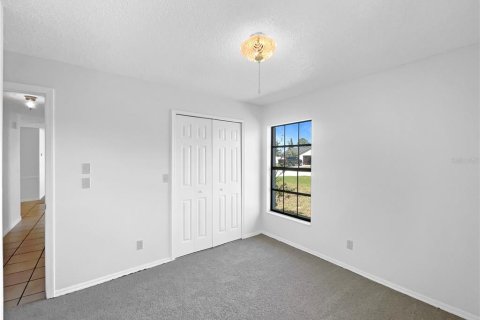 House in Deltona, Florida 3 bedrooms, 127.09 sq.m. № 1630069 - photo 5