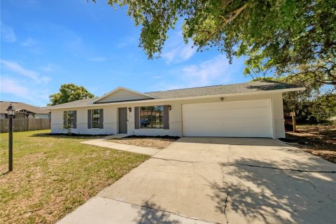 House in Deltona, Florida 3 bedrooms, 127.09 sq.m. № 1630069 - photo 9