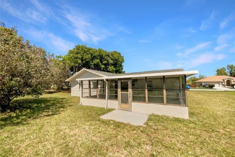 House in Deltona, Florida 3 bedrooms, 127.09 sq.m. № 1630069 - photo 8