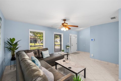 Villa ou maison à louer à Tampa, Floride: 3 chambres, 158.49 m2 № 1904529 - photo 7