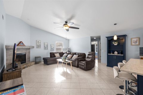 Villa ou maison à louer à Tampa, Floride: 3 chambres, 158.49 m2 № 1904529 - photo 14