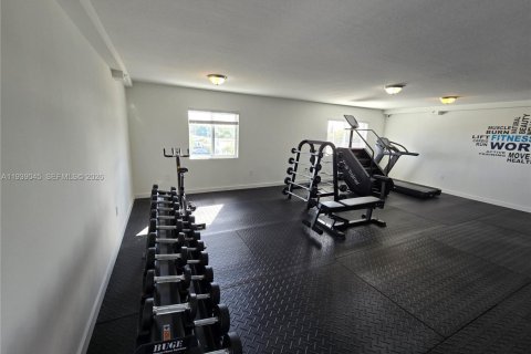 Снять в аренду квартиру в Майами, Флорида 2 спальни, 2354.52м2, № 2053962 - фото 19