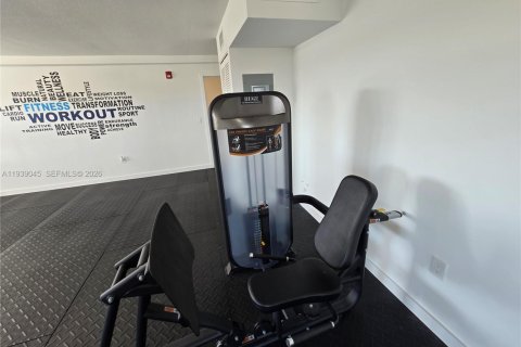 Снять в аренду квартиру в Майами, Флорида 2 спальни, 2354.52м2, № 2053962 - фото 20