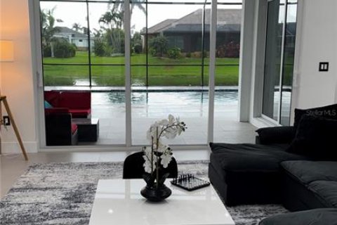 House in Rotonda, Florida 3 bedrooms, 209.68 sq.m. № 2213958 - photo 8