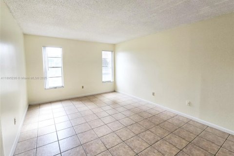 Купить кондоминиум в Лодерхилл, Флорида 1 спальня, 68.28м2, № 1947572 - фото 8