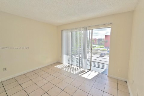 Купить кондоминиум в Лодерхилл, Флорида 1 спальня, 68.28м2, № 1947572 - фото 4