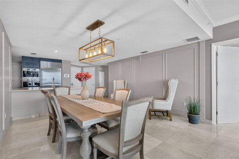 Condo in Sunny Isles Beach, Florida, 2 bedrooms  № 2087947 - photo 7