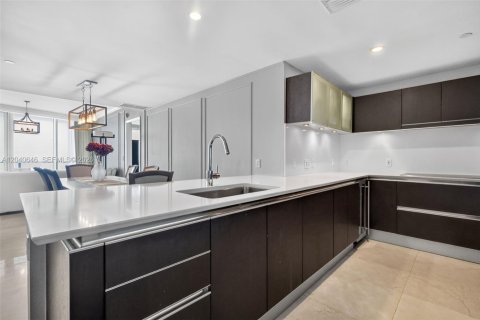 Condo in Sunny Isles Beach, Florida, 2 bedrooms  № 2087947 - photo 9