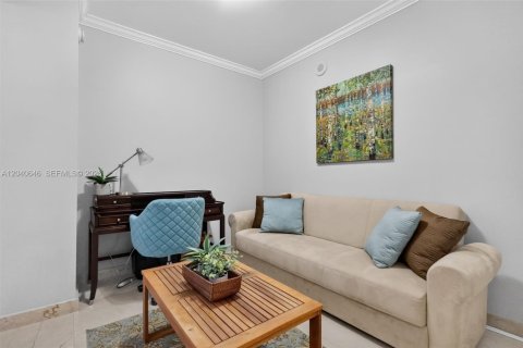 Condo in Sunny Isles Beach, Florida, 2 bedrooms  № 2087947 - photo 15