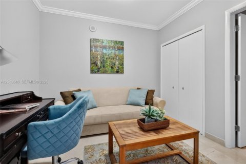 Condo in Sunny Isles Beach, Florida, 2 bedrooms  № 2087947 - photo 14