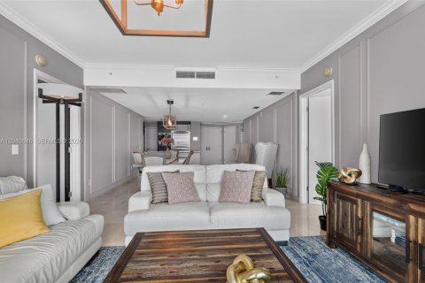Condo in Sunny Isles Beach, Florida, 2 bedrooms  № 2087947 - photo 3