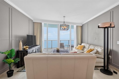 Condo in Sunny Isles Beach, Florida, 2 bedrooms  № 2087947 - photo 2