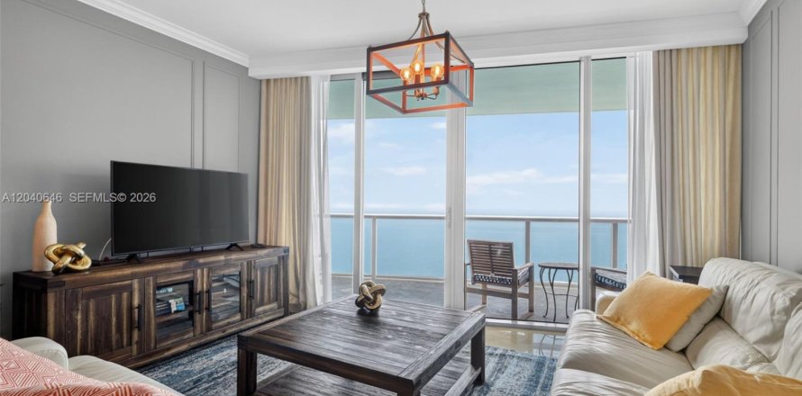Condo in Sunny Isles Beach, Florida, 2 bedrooms  № 2087947