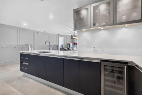 Condo in Sunny Isles Beach, Florida, 2 bedrooms  № 2087947 - photo 10