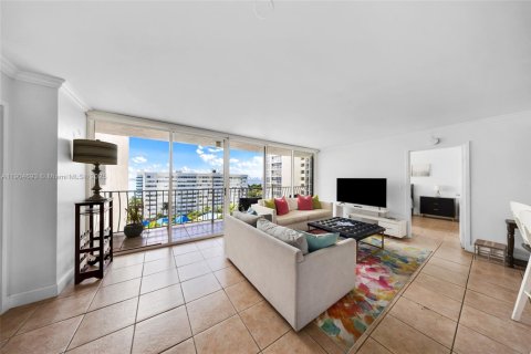 Condo in North Bay Village, Florida, 2 bedrooms  № 1955149 - photo 9