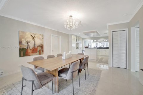 House in Dania Beach, Florida 3 bedrooms, 261.06 sq.m. № 1836021 - photo 15