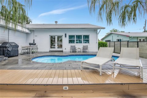 House in Dania Beach, Florida 3 bedrooms, 261.06 sq.m. № 1836021 - photo 14