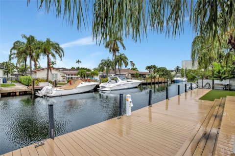 House in Dania Beach, Florida 3 bedrooms, 261.06 sq.m. № 1836021 - photo 29