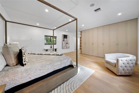 Villa ou maison à louer à Miami, Floride: 4 chambres, 242.1 m2 № 1998689 - photo 18