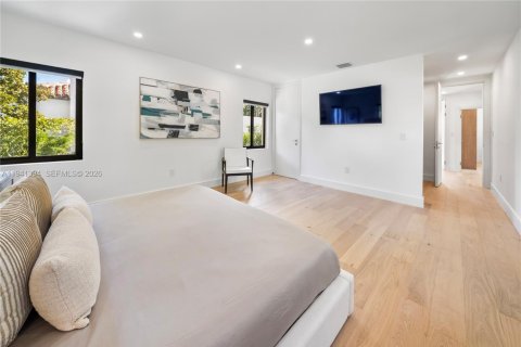 Villa ou maison à louer à Miami, Floride: 4 chambres, 242.1 m2 № 1998689 - photo 24