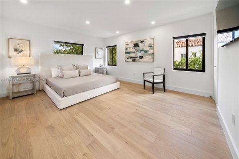 Villa ou maison à louer à Miami, Floride: 4 chambres, 242.1 m2 № 1998689 - photo 23