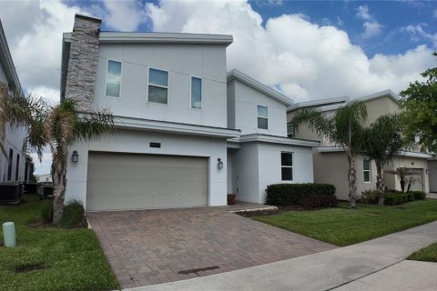 House in Davenport, Florida 9 bedrooms, 363.71 sq.m. № 2200910 - photo 3