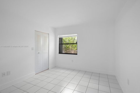 Condo in Miami, Florida, 2 bedrooms  № 1891670 - photo 18