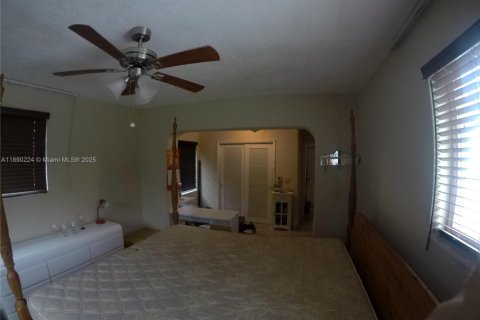 House in North Miami Beach, Florida 3 bedrooms, 80.45 sq.m. № 1944058 - photo 4