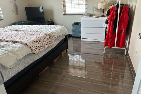 House in North Miami Beach, Florida 3 bedrooms, 80.45 sq.m. № 1944058 - photo 8