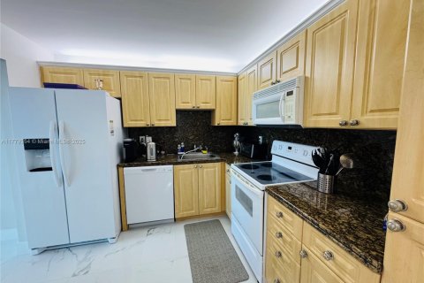 Купить кондоминиум в Авентура, Флорида 1 спальня, 93.37м2, № 1627767 - фото 13