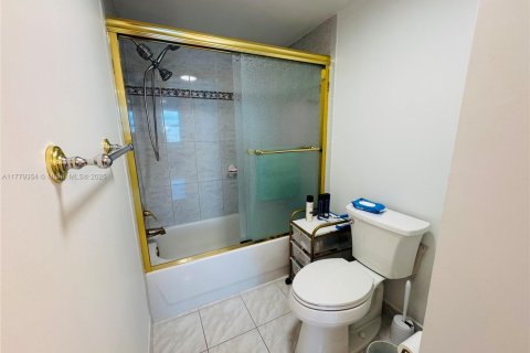 Купить кондоминиум в Авентура, Флорида 1 спальня, 93.37м2, № 1627767 - фото 21