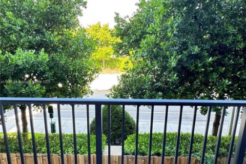 Condo in Doral, Florida, 3 bedrooms  № 1948575 - photo 18