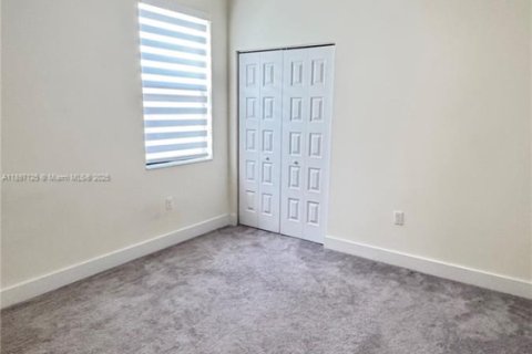 Condo in Doral, Florida, 3 bedrooms  № 1948575 - photo 12
