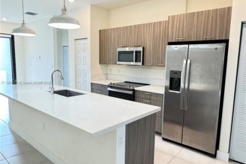 Condo in Doral, Florida, 3 bedrooms  № 1948575 - photo 5