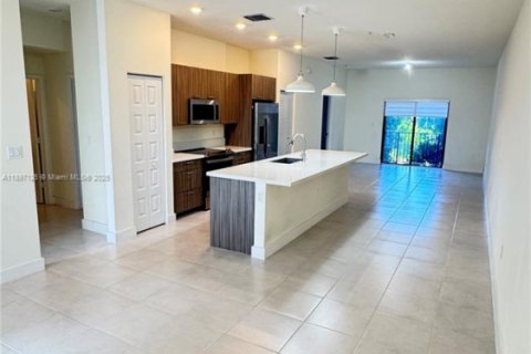 Condo in Doral, Florida, 3 bedrooms  № 1948575 - photo 8