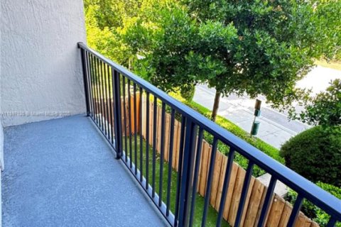 Condo in Doral, Florida, 3 bedrooms  № 1948575 - photo 20
