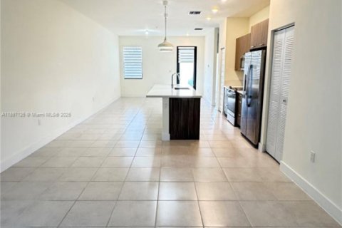 Condo in Doral, Florida, 3 bedrooms  № 1948575 - photo 9