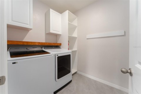 House in Wimauma, Florida 5 bedrooms, 234.3 sq.m. № 2273148 - photo 18