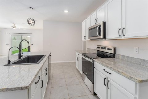 House in Wimauma, Florida 5 bedrooms, 234.3 sq.m. № 2273148 - photo 3