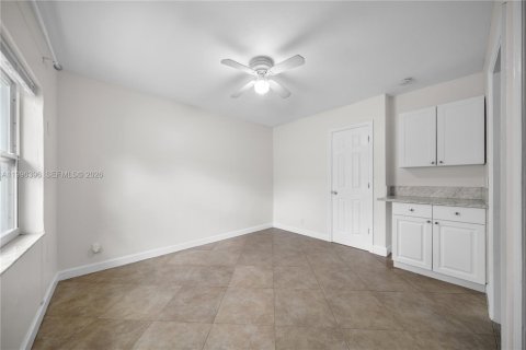 House in Fort Lauderdale, Florida 23.23 sq.m. № 2058399 - photo 17