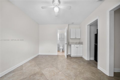 House in Fort Lauderdale, Florida 23.23 sq.m. № 2058399 - photo 11