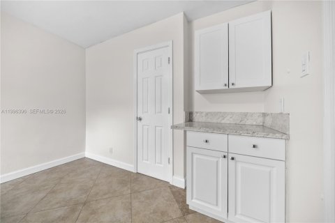 House in Fort Lauderdale, Florida 23.23 sq.m. № 2058399 - photo 18