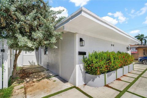 Studio in Fort Lauderdale, Florida № 2058399